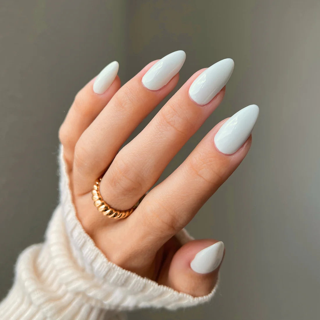 Diva Gel Polish #038 | Smokey White