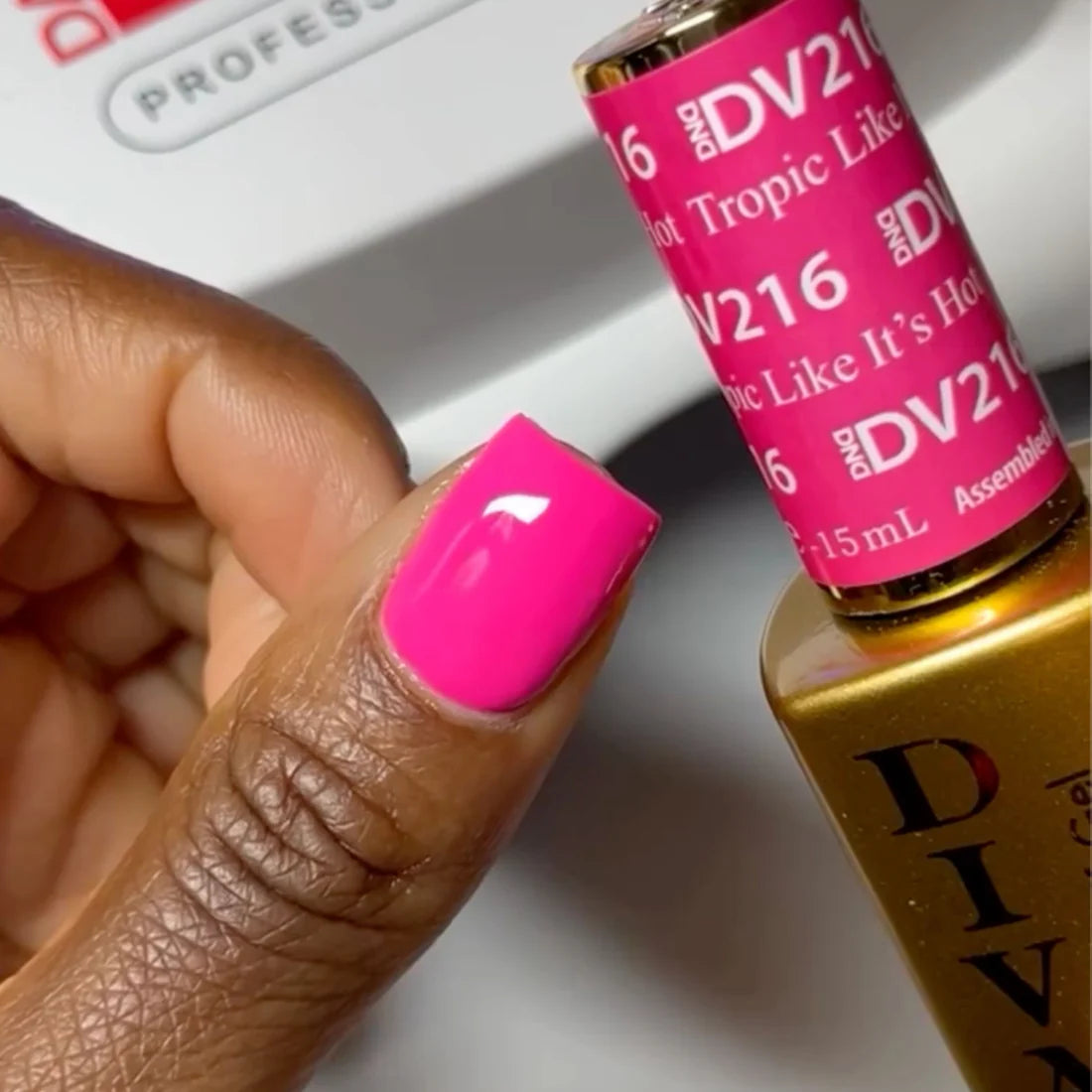DND Diva Gel Polish #216 | Tropic Like It’s Hot
