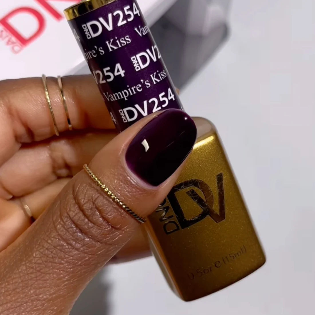 DND Diva Gel Polish #254 | Vampire’s Kiss