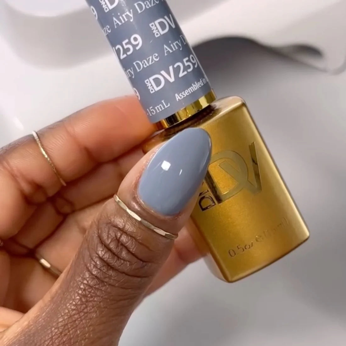 DND Diva Gel Polish #259 | Airy Daze