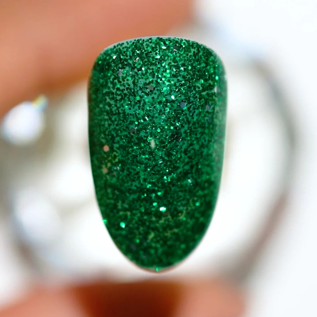 DND Gel Polish #582 | Emerald Quartz