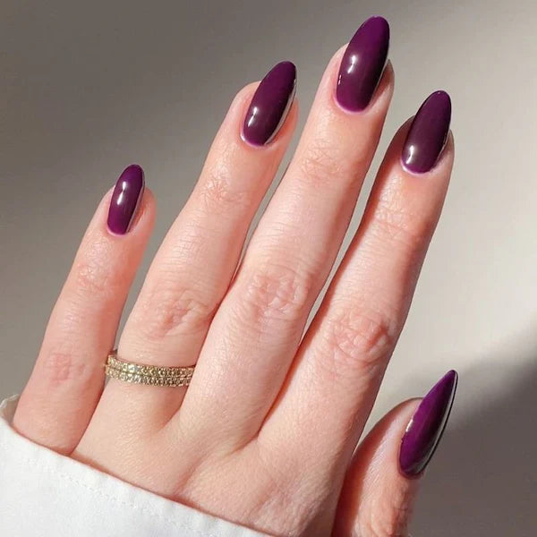 DND Diva Gel Polish #254 | Vampire’s Kiss
