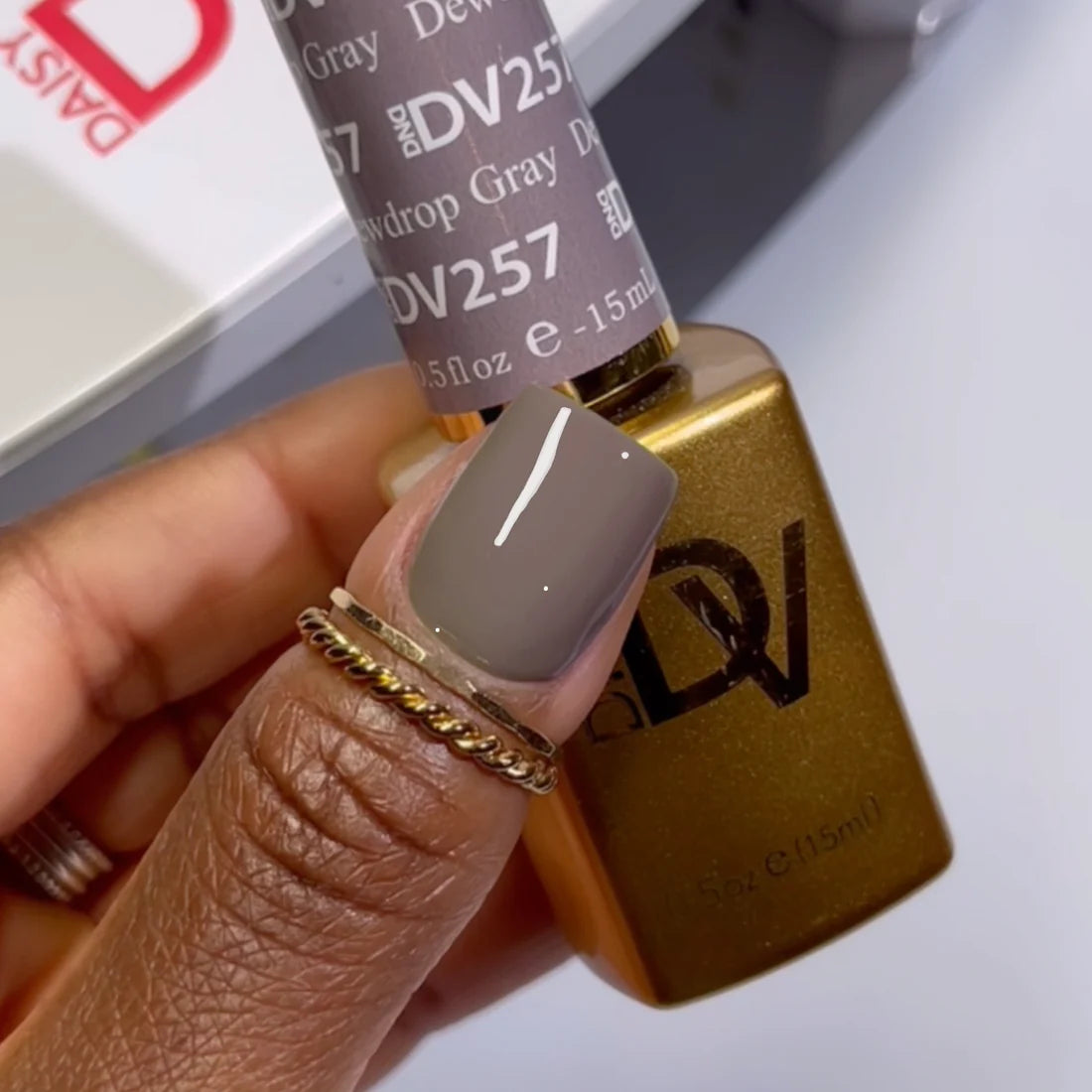 DND Diva Gel Polish #257 | Dewdrop Gray