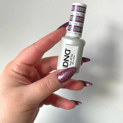 DND Gel Polish #923 | Day Party