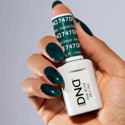 DND Gel Polish #747 | Aurora Green