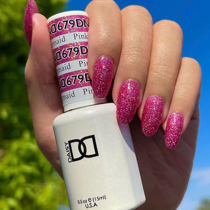 DND Gel Polish #679 | Pink Mermaid