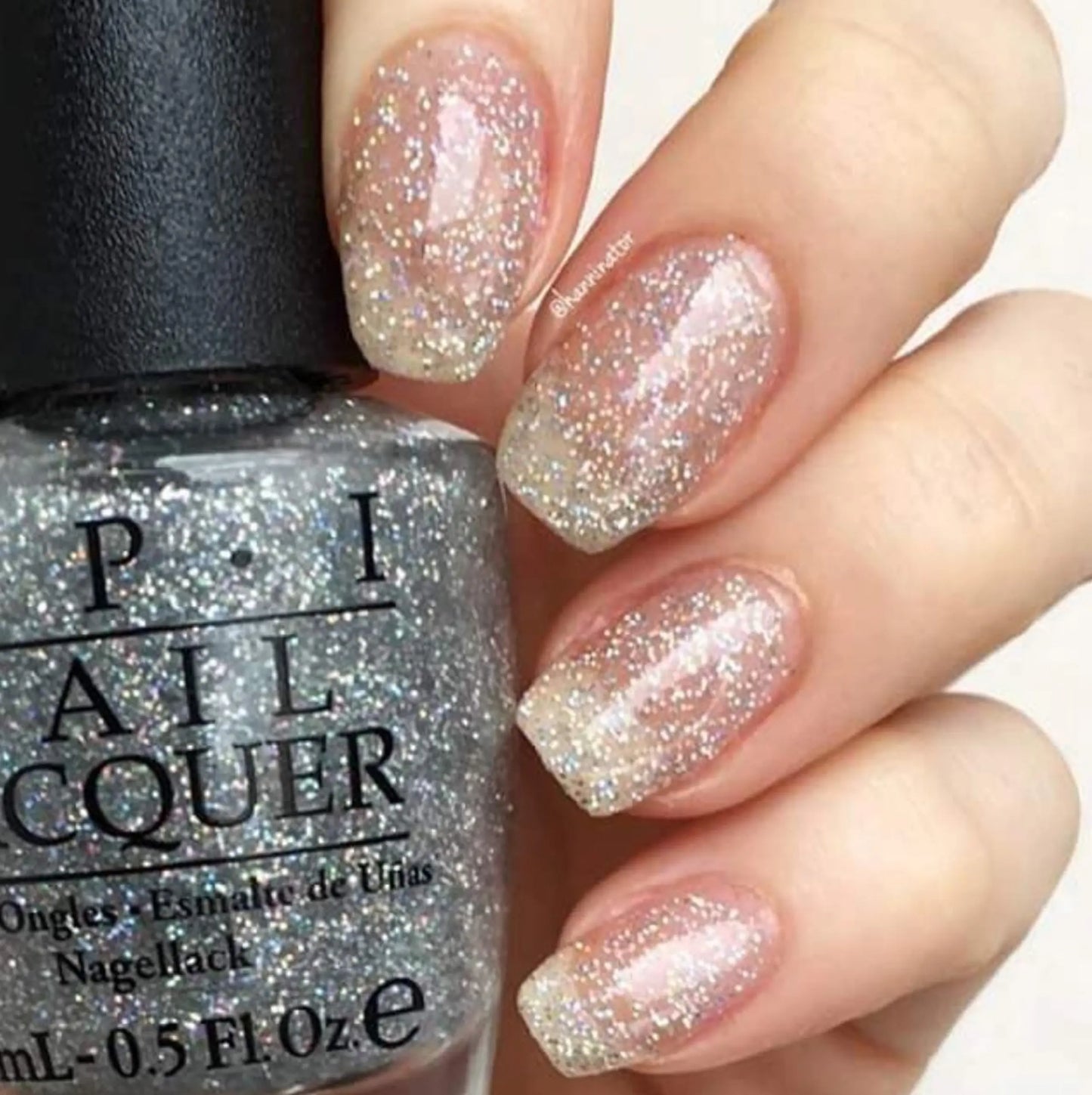 HR H02 | Champagne for Breakfast